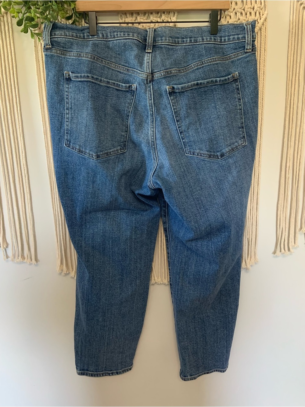 OLD NAVY Women’s High Rise OG Straight Secret Smooth Pockets Medium Wash 20 - Picture 2 of 8